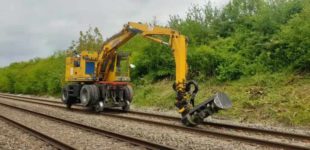 excavateur-sur-rail.webp